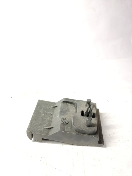 General Motors Cruze rear wheel stud and brake clip assembly with vibration dampener for J13368153 model.
