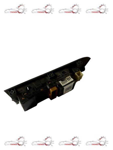 General Motors Captiva front right side switch with functional door window control, part number J96866025.