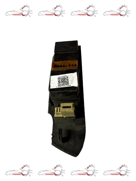 General Motors Captiva front right side switch with function control, designed for vehicle door operation.