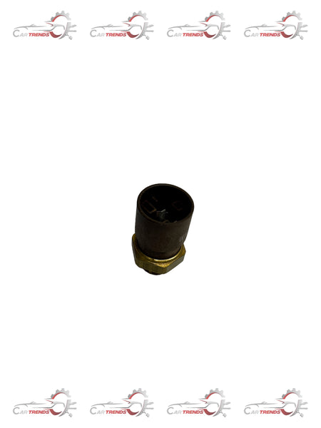 General Motors Astra 3-pin switch for water temperature control, featuring a compact design and electrical connectors.