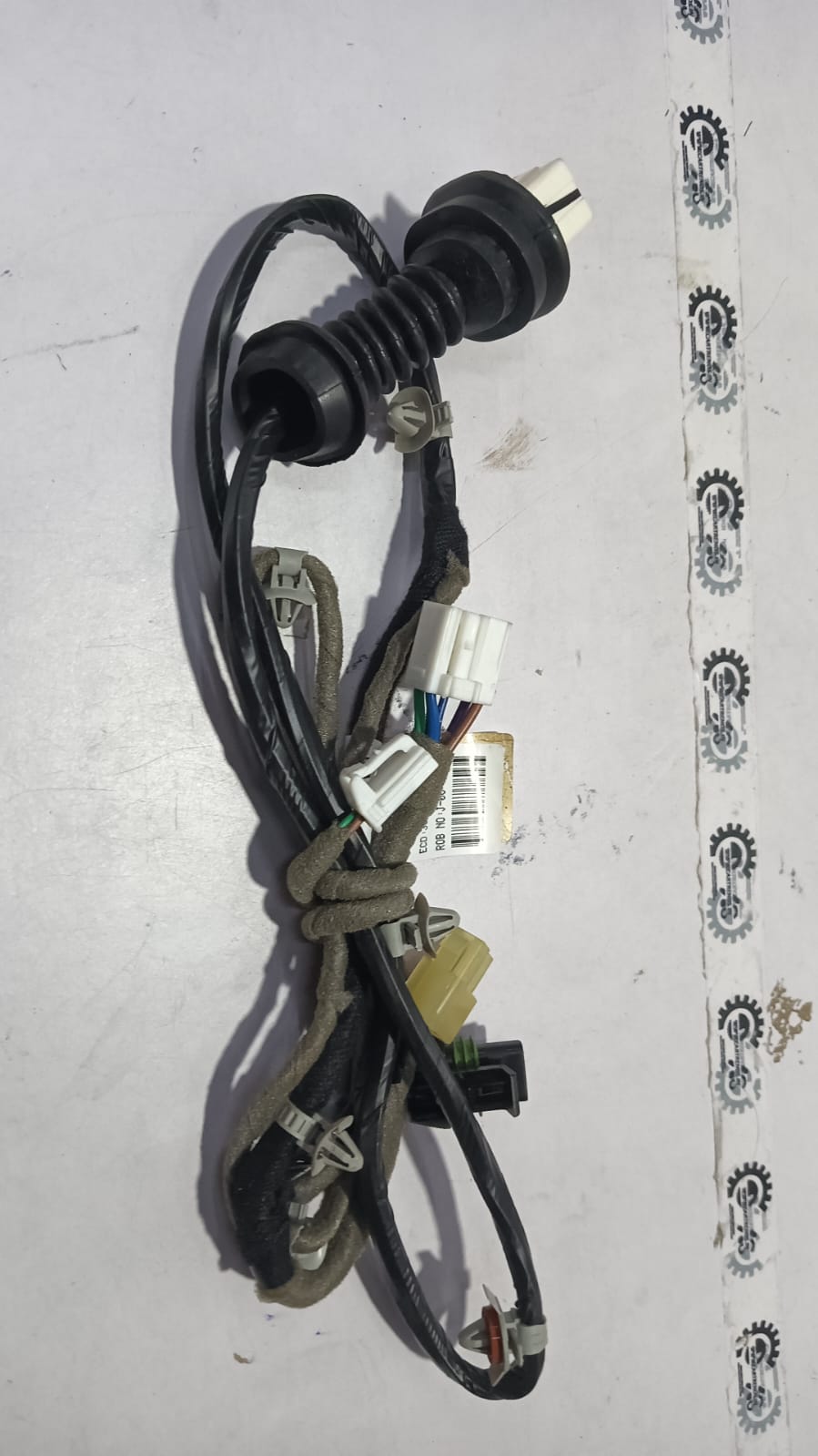 General Motors wiring harness for rear door on Opel Optra petrol model, part J92167480, shown in the image.