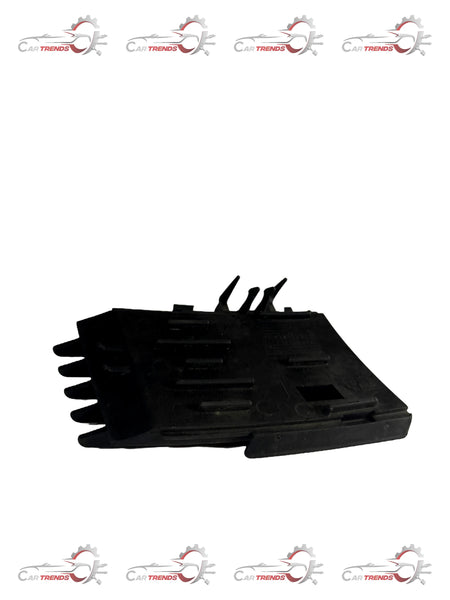 Right front bumper for Vectra by General Motors, automotive spare part showing the vehicle's bumper assembly.