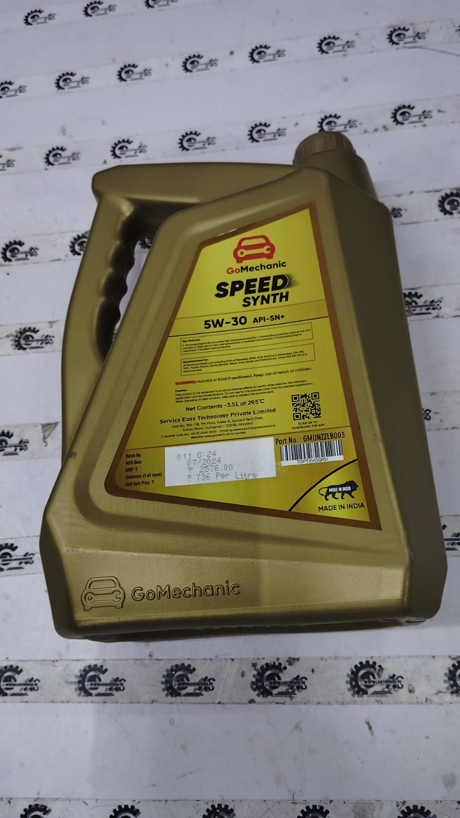 GOMECHANIC 5W30 SN Plus synthetic engine oil for all car variants, 3.5-liter container, suitable for engine lubrication.
