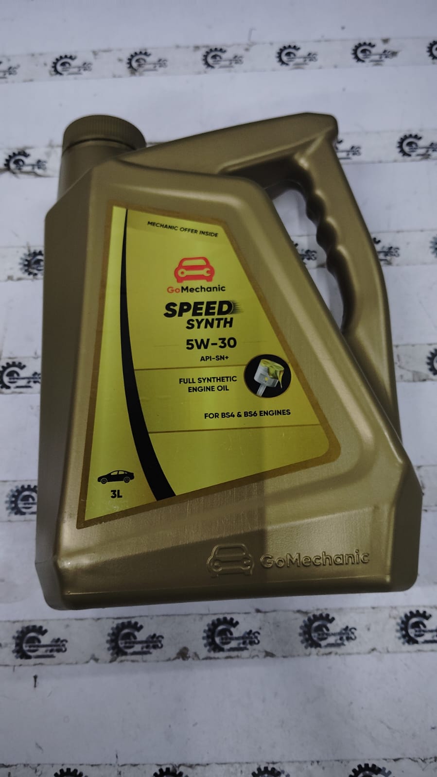 GOMECHANIC Full Synthetic Engine Oil Speed Synth 5W30 SN Plus 3L bottle, ideal for vehicle engine lubrication.
