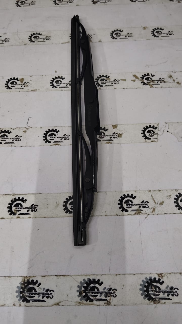 GOMECHANIC 12-inch Wiper Blade for vehicles, showcasing the durable rubber edge and metal frame design.