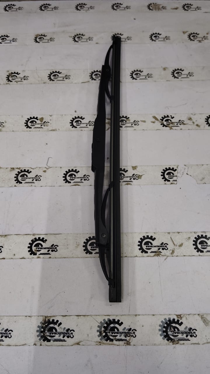 GOMECHANIC 14-inch wiper blade for vehicles, showing the black rubber blade and metal frame design.