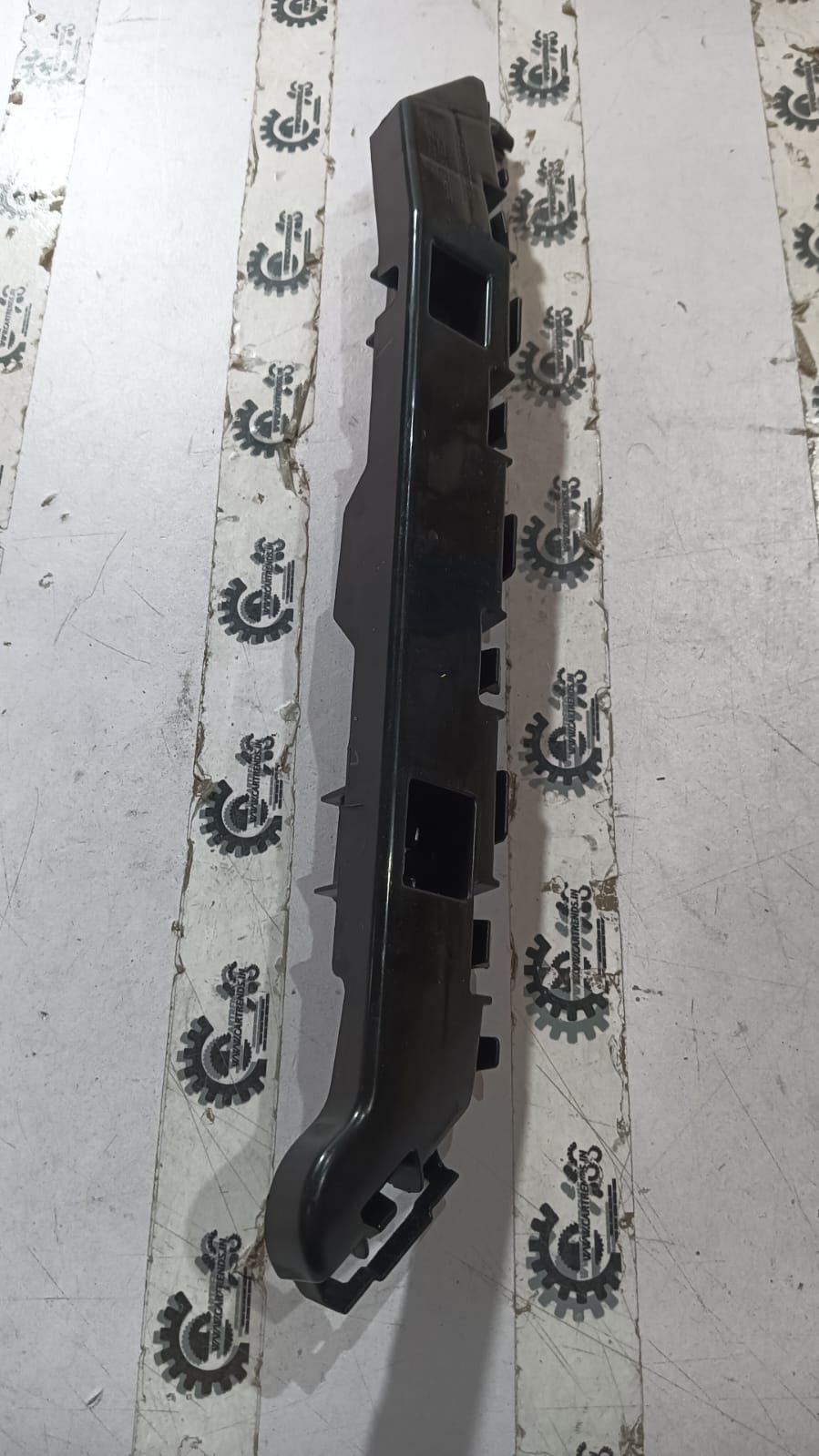 Honda Spacer Bumper Side City 71230T00T00 for vehicle protection and side impact absorption.