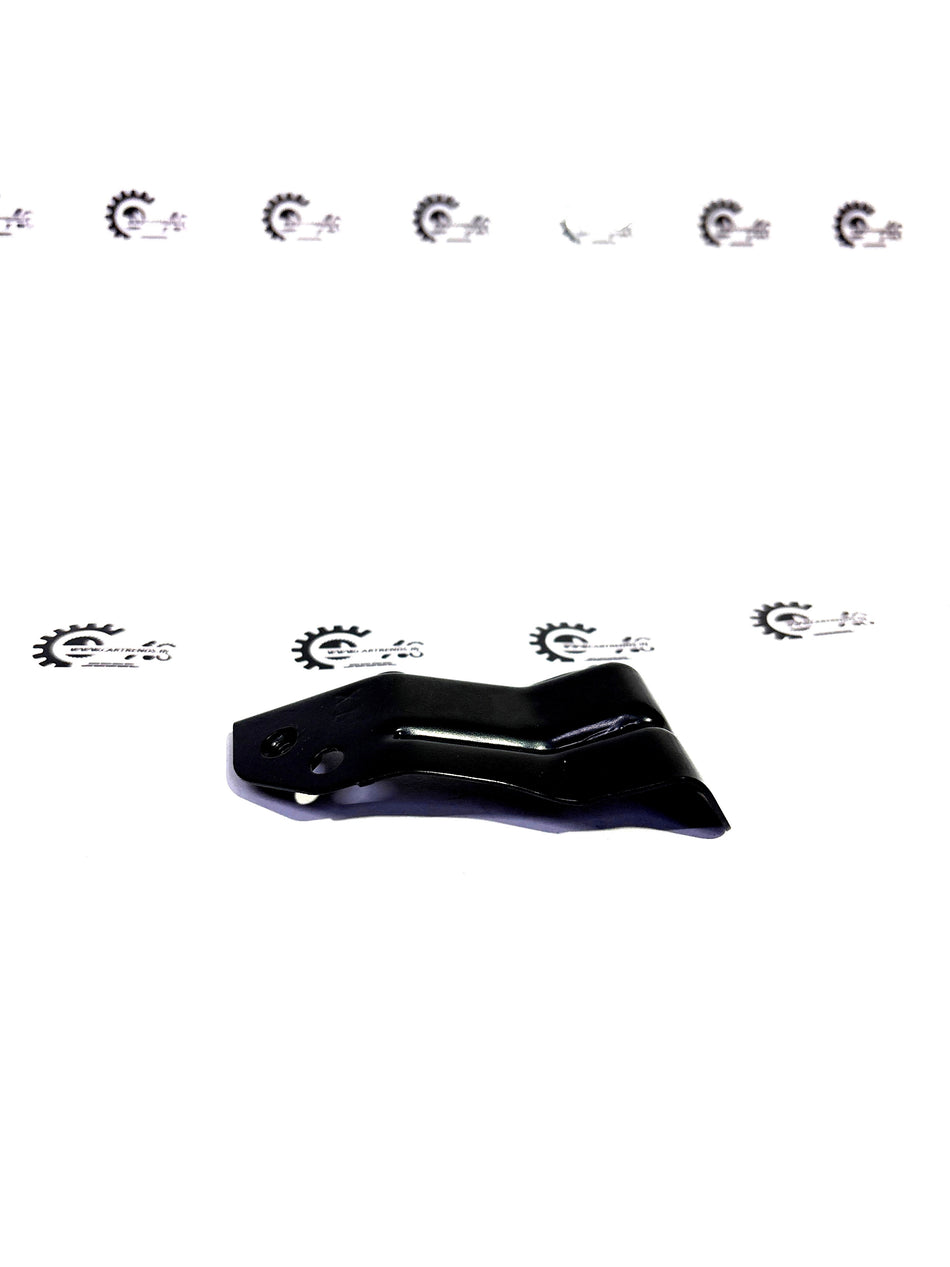 Honda BRKT B R.FENDER 60641TRYM00ZZ, motorcycle front fender bracket, black metal component for Honda bikes
