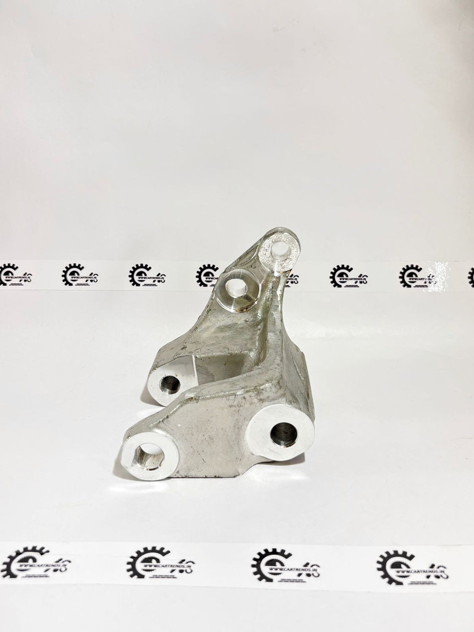 Honda high road torque rod bracket for motorcycle, featuring sturdy metal construction and precise fit, part number 50690T9C911.