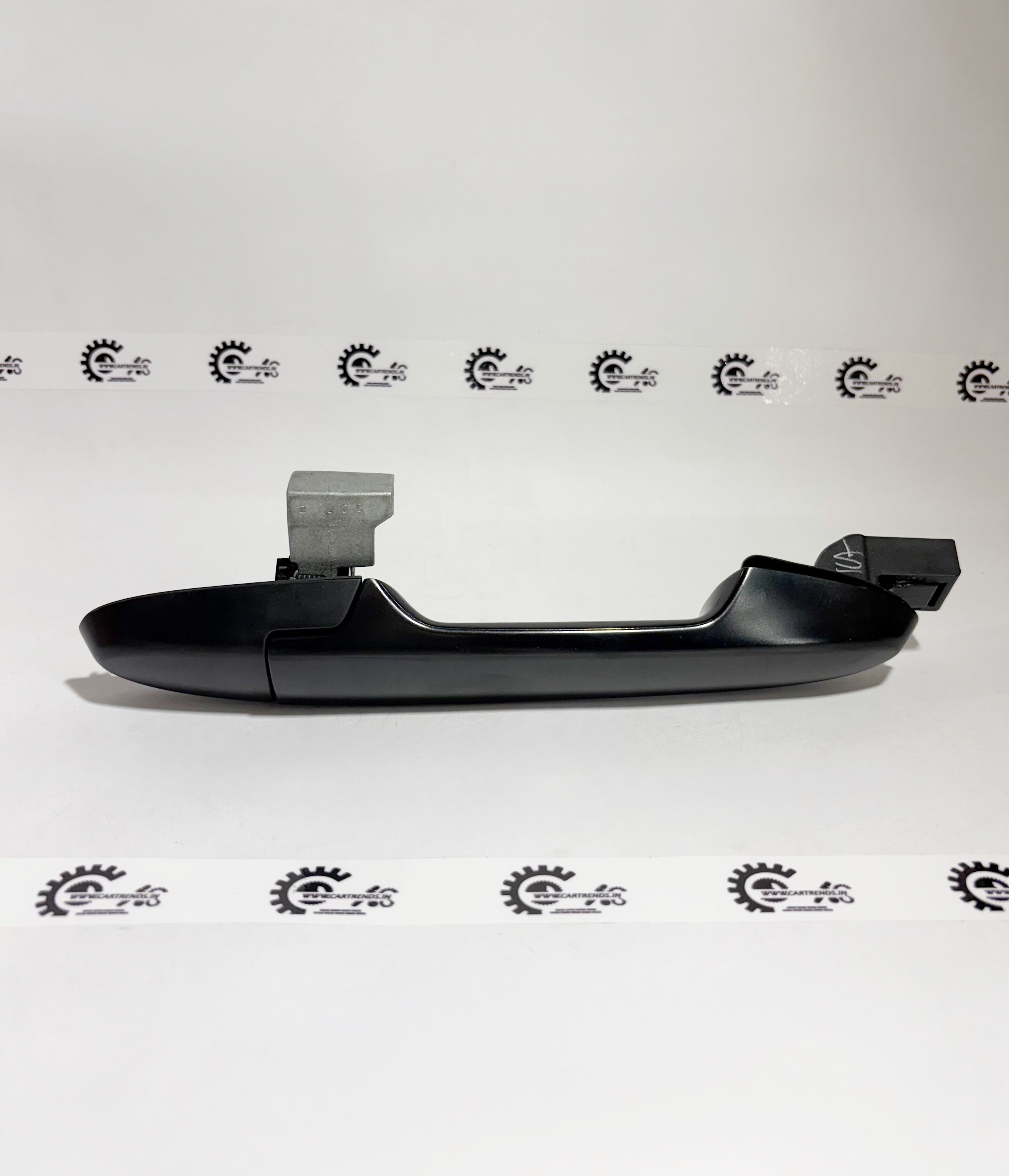 Honda handle assembly for right rear door, part number 72640TG2K01, visible in the image.