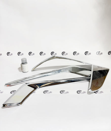 Honda fog and tail lamp garnish kit, model 08Z01TSV700A, shown on a vehicle for a precise fit and stylish look.