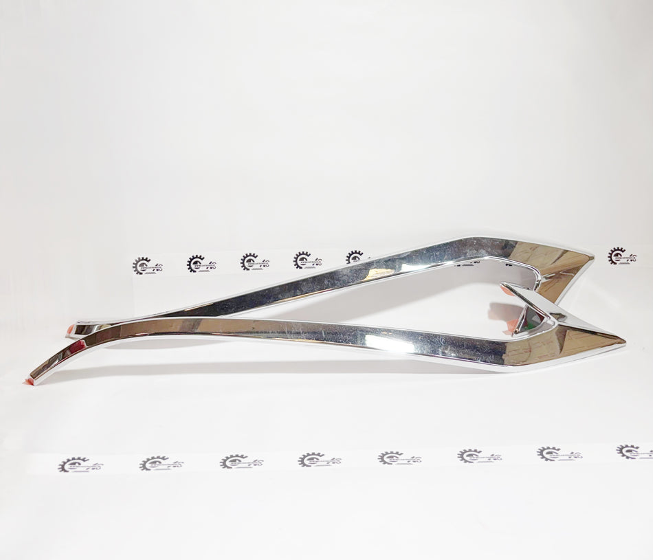 Honda tail lamp garnish kit, model 08F47T00700, showcasing the sleek design and fitment details for Honda vehicles.
