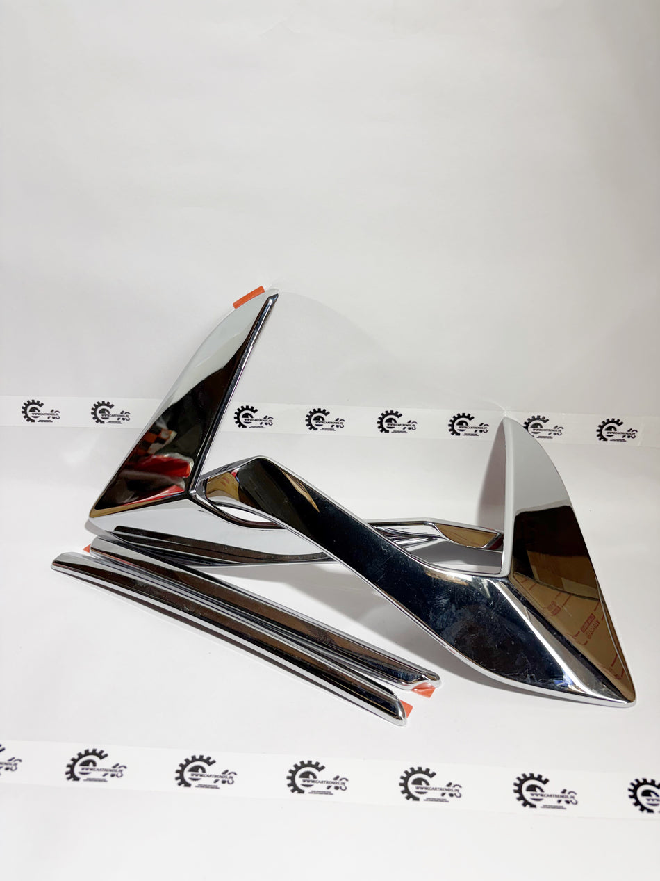 Honda tail lamp garnish kit with sleek design, compatible with Honda vehicles, part number 08F47TSV700B.