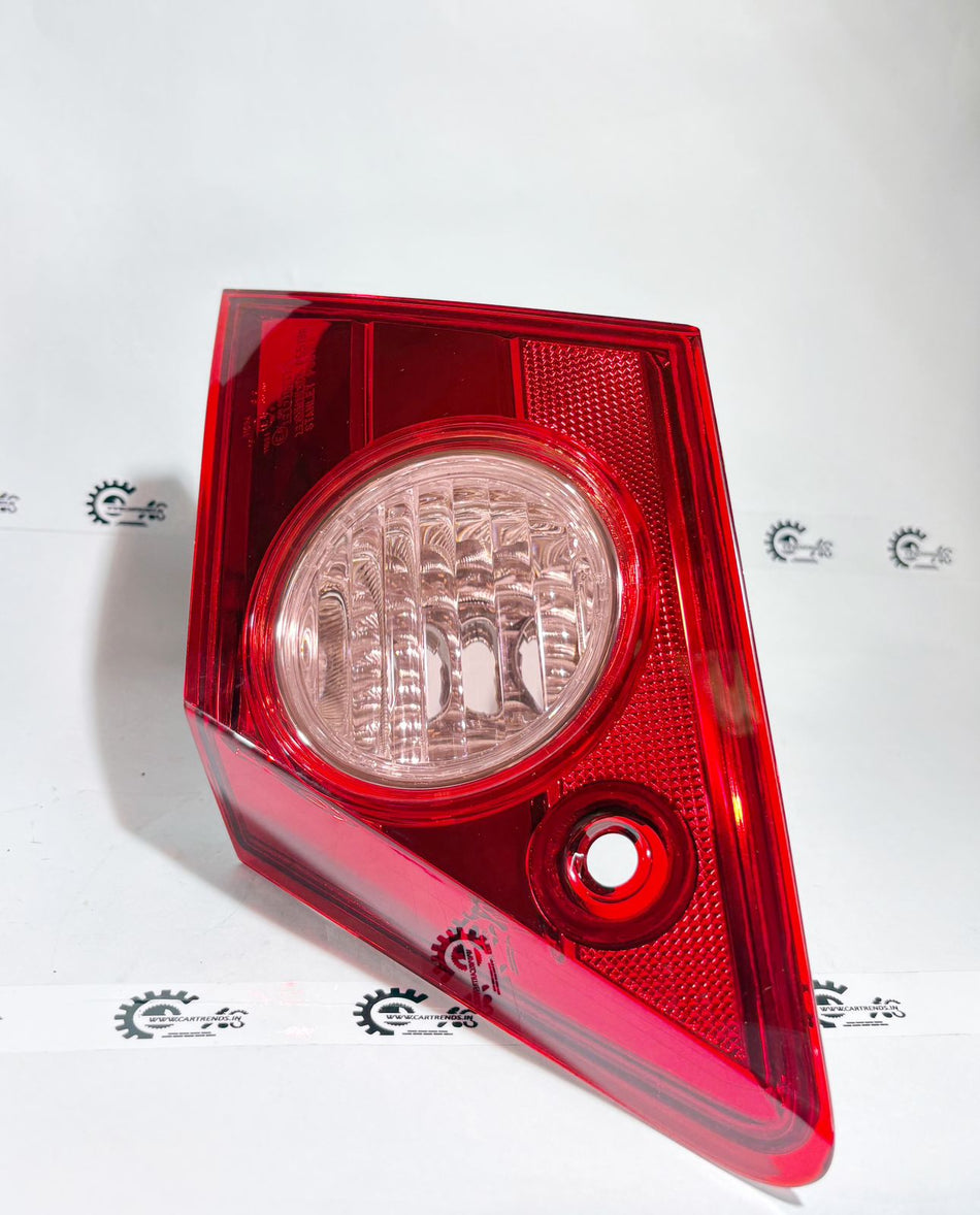 Honda City ZX petrol lamp unit right lid, genuine Honda car part for Honda City ZX model.