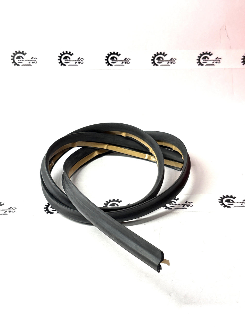 Honda windshield upper part for MLDG.FR WSHLD UPR 73150T5SK01, showing the clear protective glass and mounting edges.