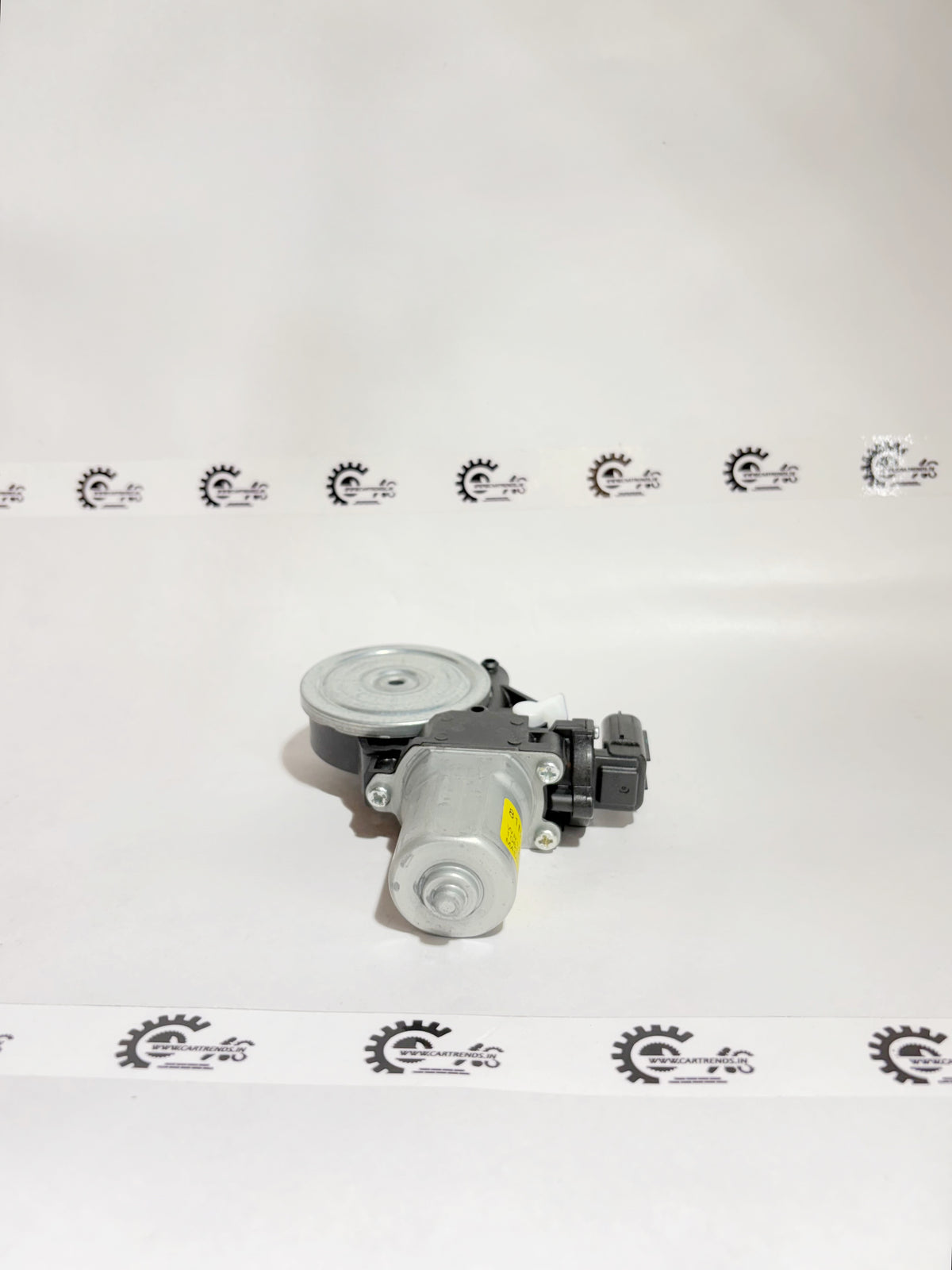 Honda motor assembly for right front window, model 72215TSVK01, showing the electrical and mechanical components.