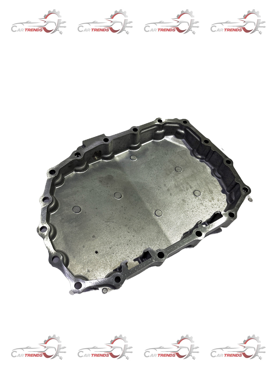 Honda PAN.OIL 211515T0000 engine oil container, black cap, label with Honda branding and product details.