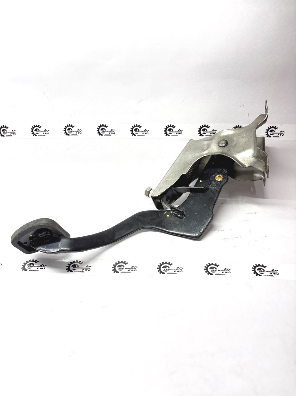 Honda clutch pedal replacement part, model 46910TG2T01, showing the black pedal with mounting components.