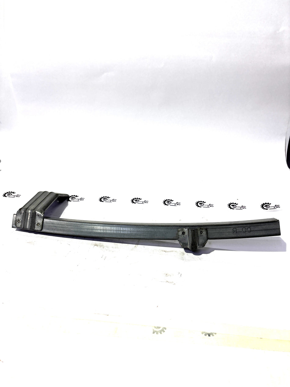 Honda Sash R front door lower handle assembly, part number 72231T00T01, shown on a Honda vehicle.