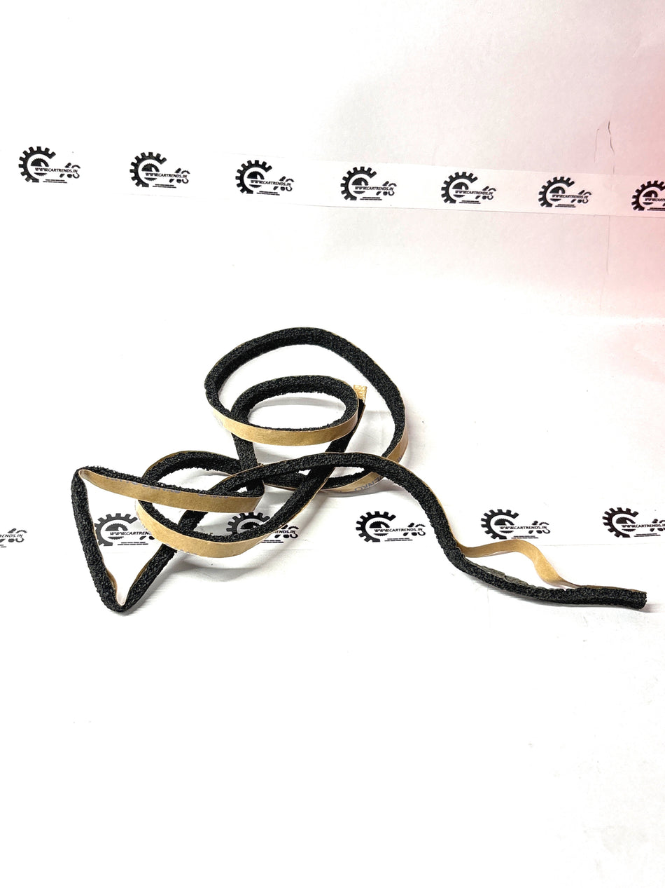 Honda seal for windshield up, model 73126SNA00, designed for Honda vehicles, visible in the image.