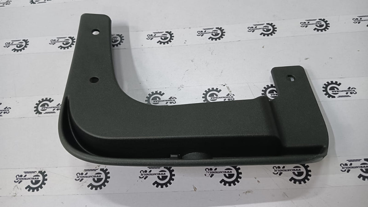Hyundai Grand i10 front wheel guard, model number 86832B4000, showing the black protective wheel cover on a car wheel.