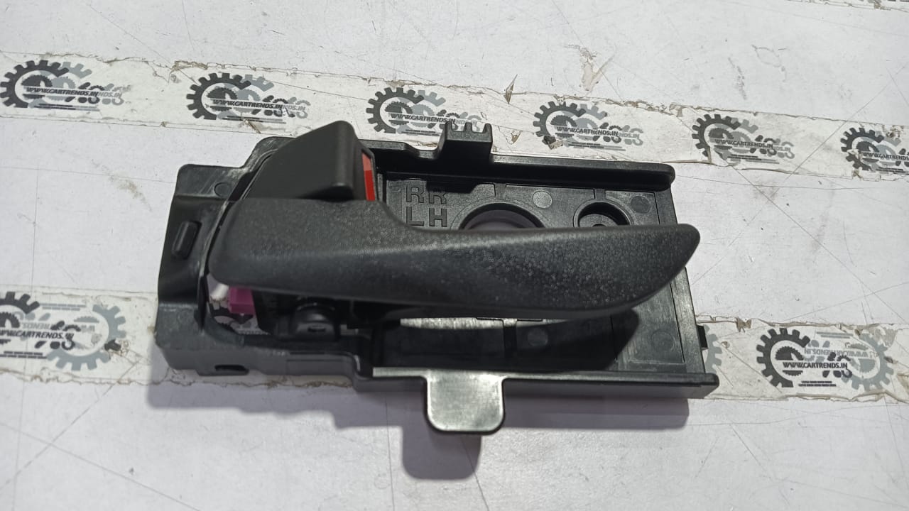 Hyundai Grand i10 rear inside door handle assembly, black plastic interior handle for rear door.
