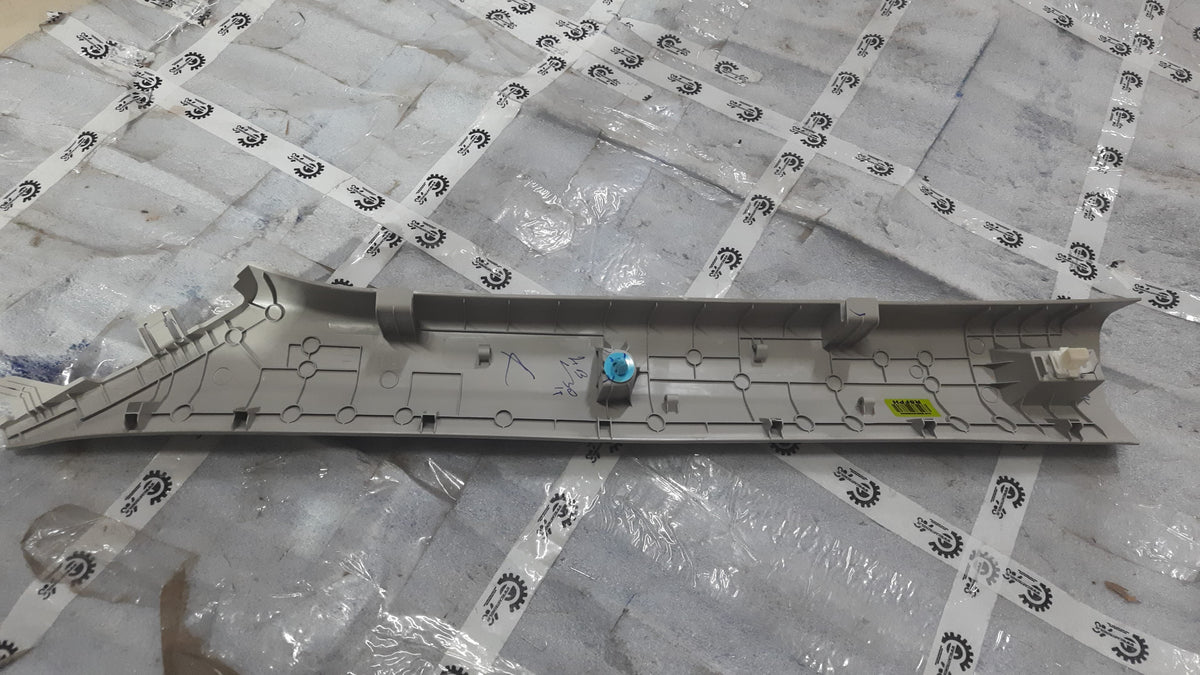Hyundai Venue front right pillar trim part, model 85820BV000MMH, showing the exterior view of the trim assembly.