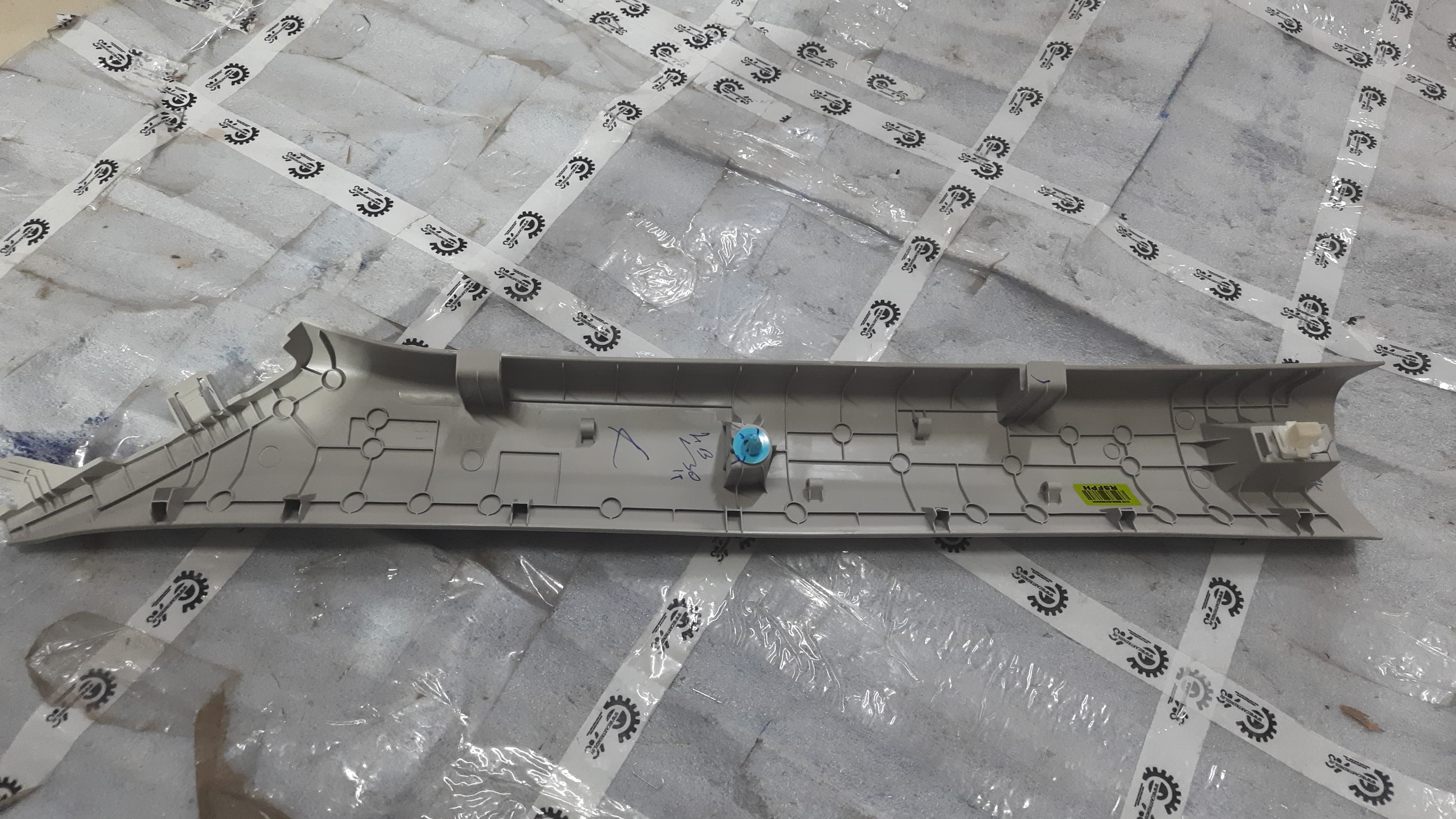 Hyundai Venue front right pillar trim part, model 85820BV000MMH, showing the exterior view of the trim assembly.