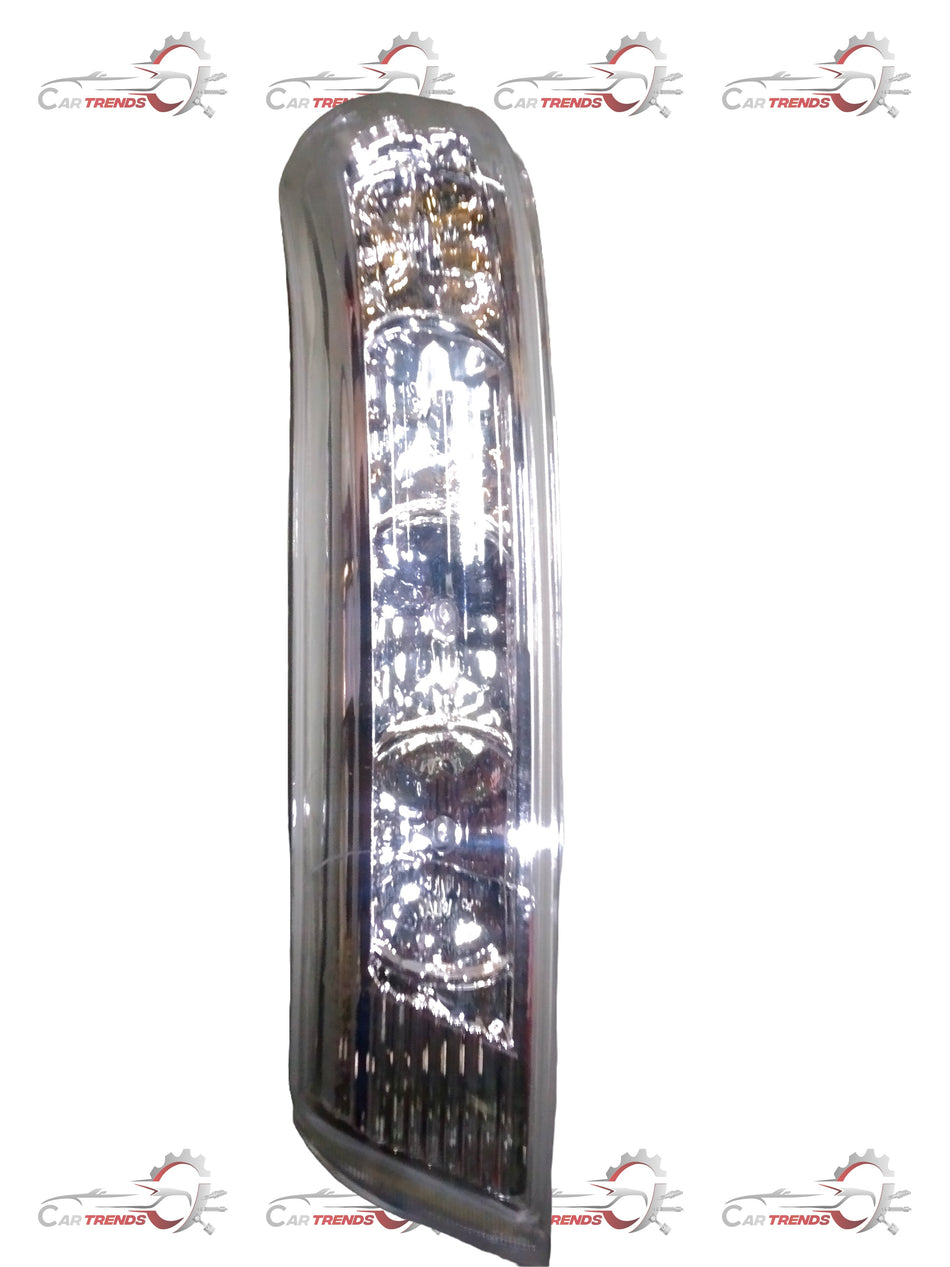 Hyundai outside mirror lamp assembly for right side, part number 876233J000, mounted on a Hyundai vehicle.