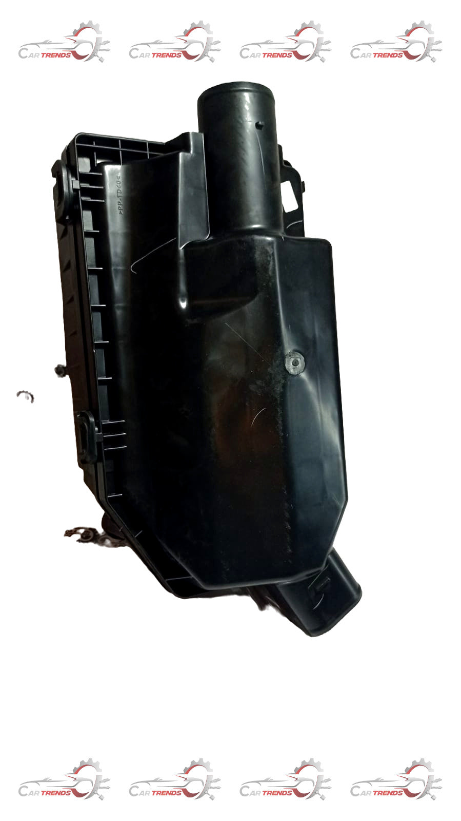 Maruti Suzuki Ciaz air filter assembly, compatible with model 13700M72R00, showing the black plastic filter housing.