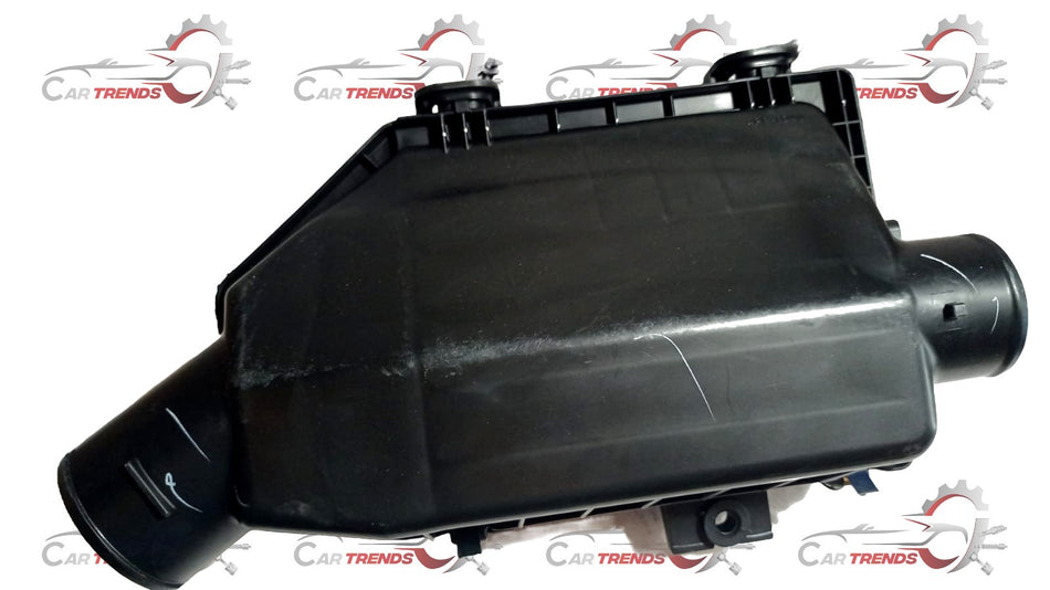 Maruti Suzuki Cleaner Assyair 13700M69R00 showing a close-up of the air cleaner assembly for Maruti Suzuki vehicles