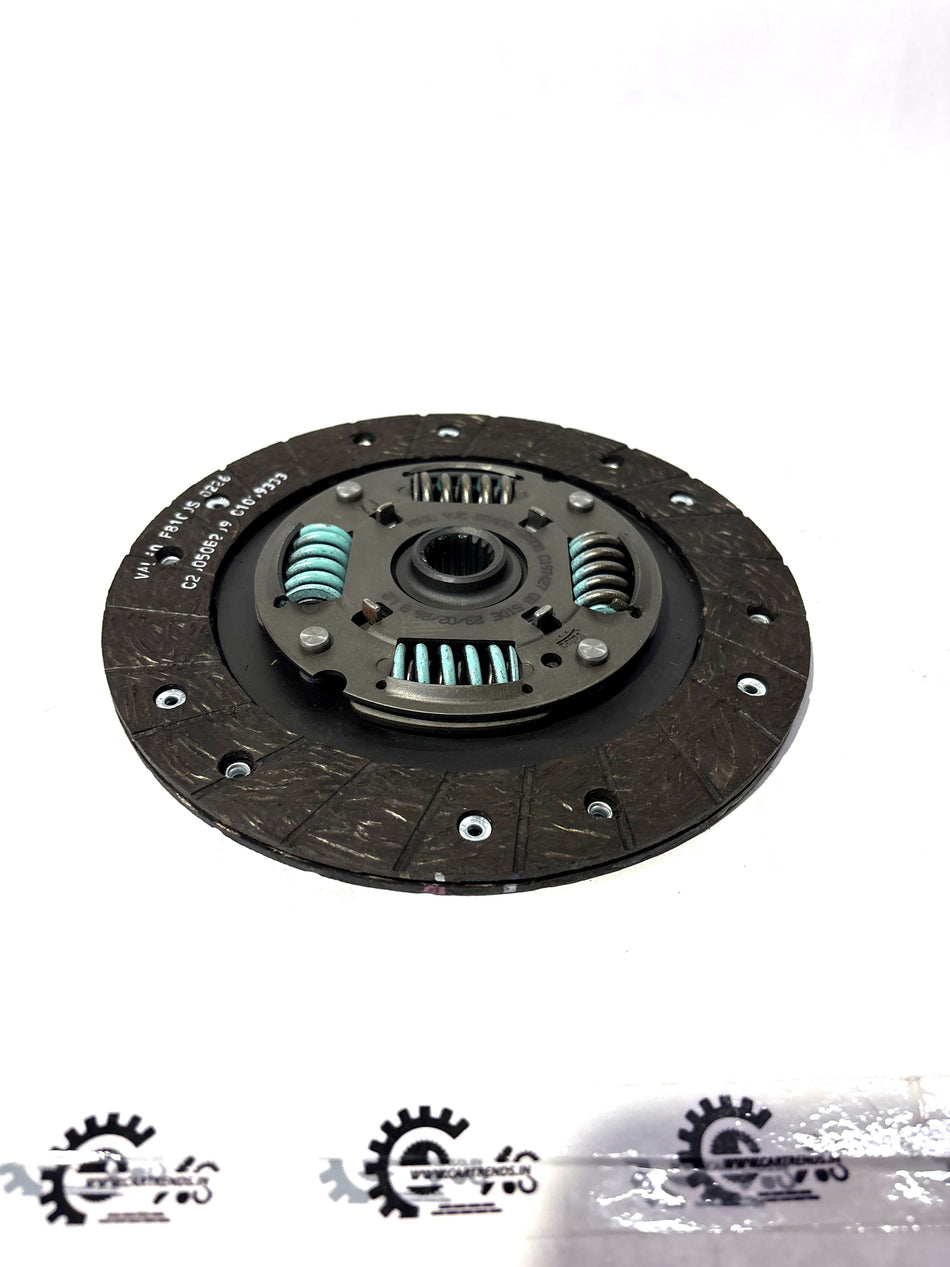 Maruti Suzuki disc clutch part with model number 22400M82S00, shown in a close-up image of the clutch component.