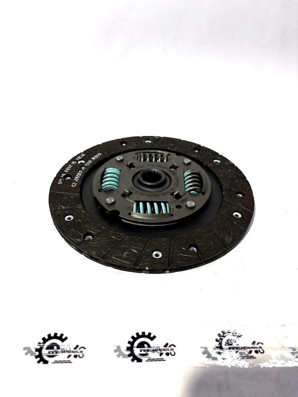 Maruti Suzuki disc clutch part model 22400M82S00, close-up view showing metal components and clutch surface for vehicle repair.