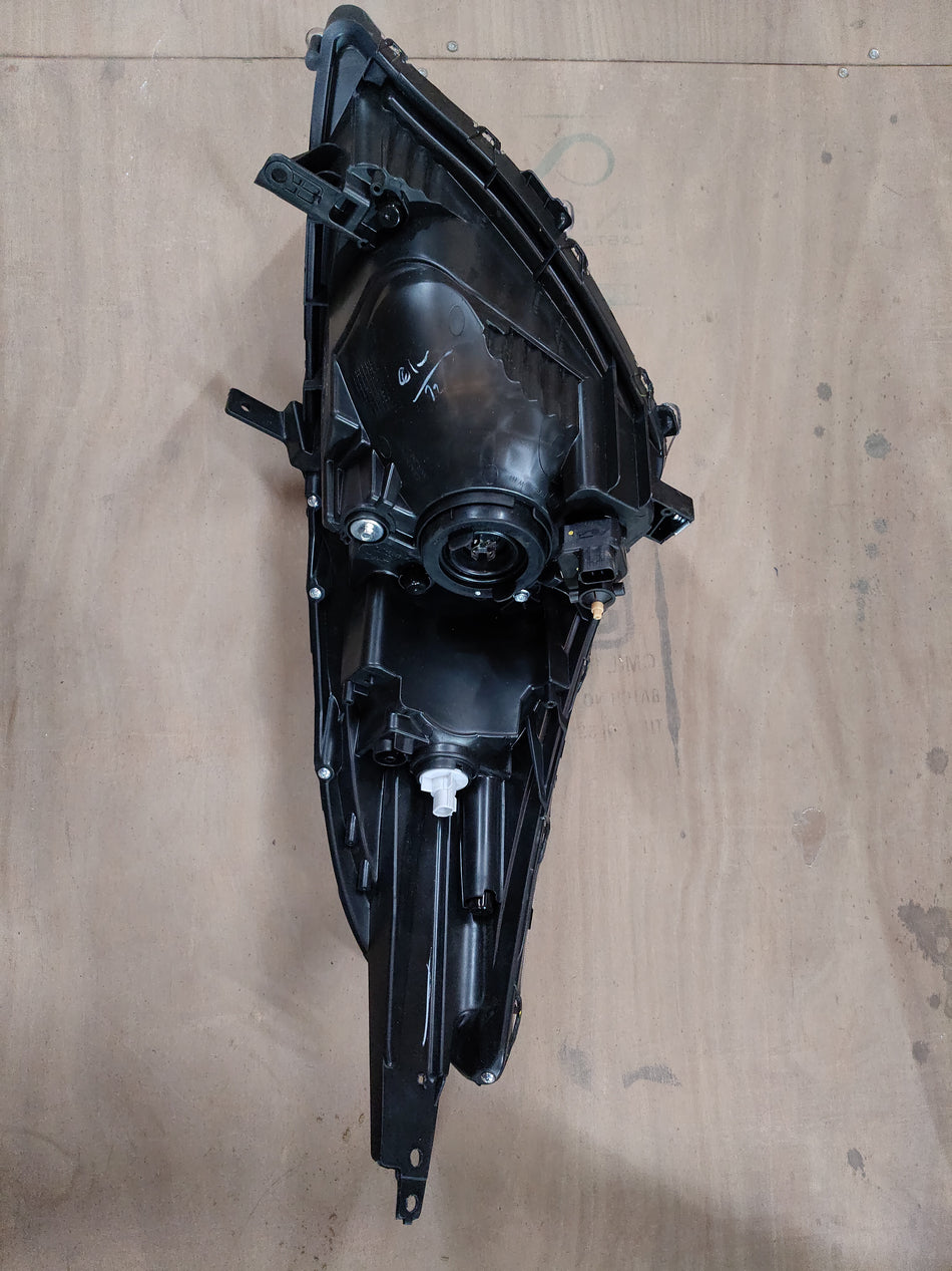Maruti Suzuki head lamp assembly LH 35300M75L00 showing the front view of the car's left headlight.