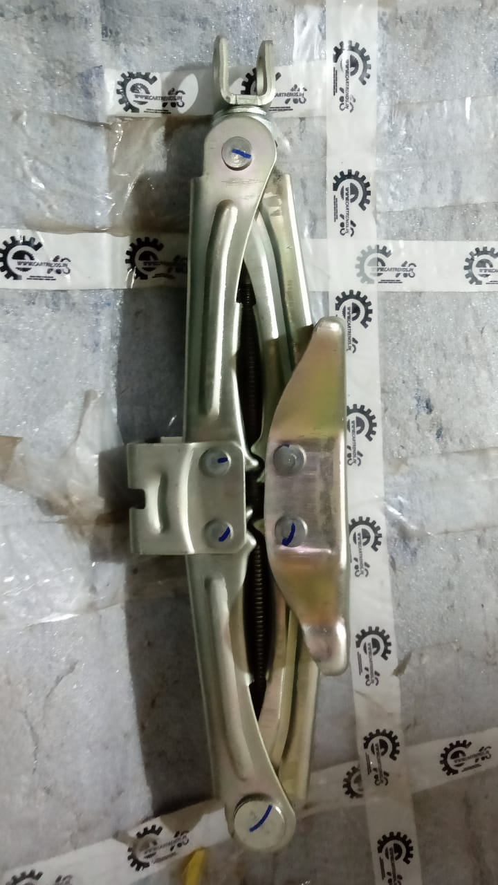 Maruti Suzuki Jack Assembly model 89910M74L20, car repair tool for vehicle maintenance, shown in a close-up image.