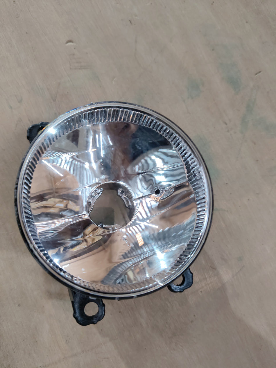 Maruti Suzuki front fog lamp assembly, part number 35501M55R00, showing the headlight with clear lens and mounting details.