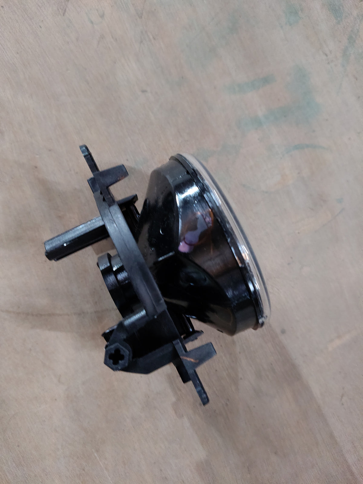 Maruti Suzuki fog lamp assembly for front right side, part number 35501M55R00, vehicle lighting component.