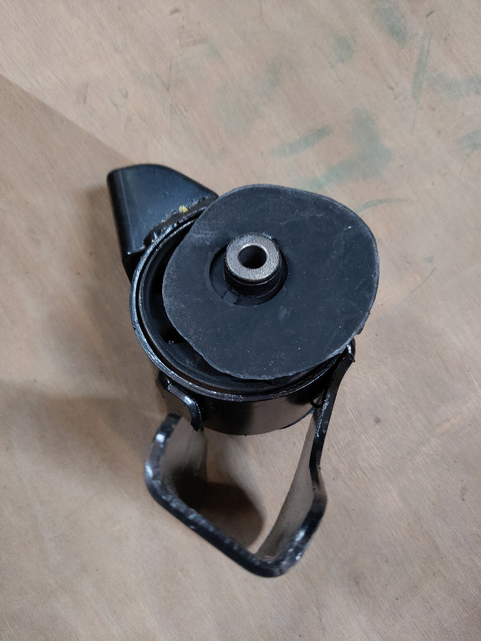 Maruti Suzuki engine mounting component for right-hand side, part number 11610M68K03, shown in the image.