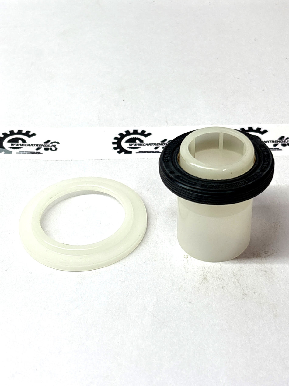 Nissan cam oil seal 1351000Q0B displayed on a white background, showing the rubber seal for engine component sealing.