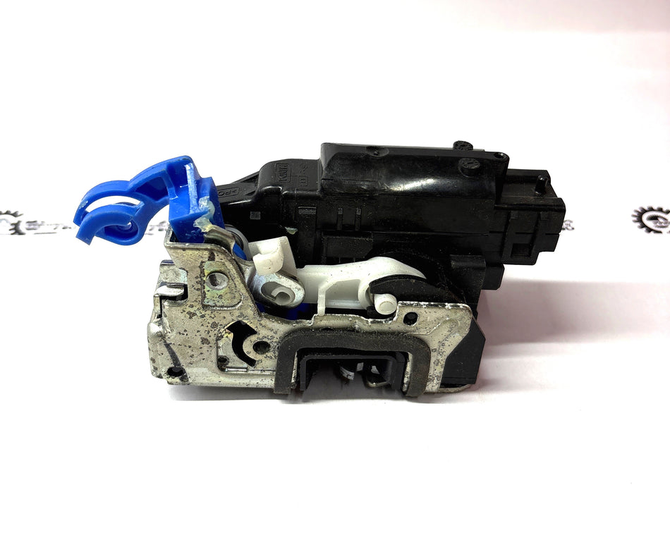 Nissan electric rear left door lock for Renault vehicle, model LH, part number 825031439R, close-up of the locking mechanism.