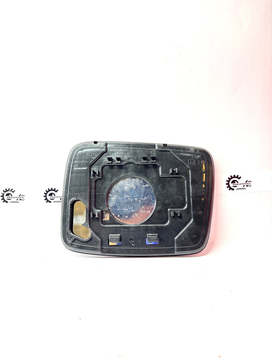 Nissan RH mirror glass replacement with reflective surface, designed for Nissan vehicles, part number 96365EQ700.