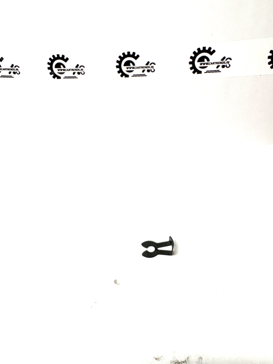 Nissan retention steel part for Renault, model 7703080122, shown in the image with metal construction and mounting features