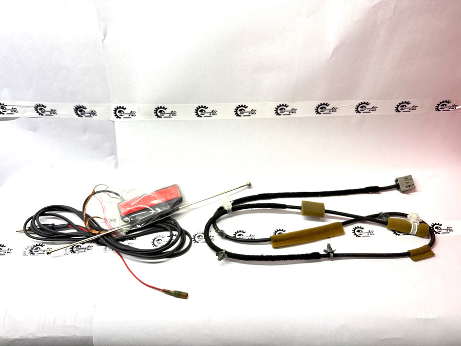 Nissan Micra or Sunny feeder antenna, black plastic radio antenna replacement for Nissan vehicles.