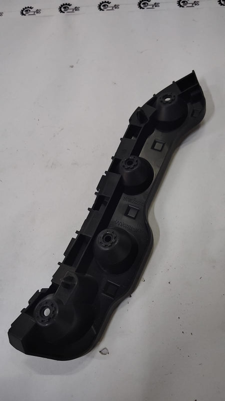 Nissan Terrano front bumper bracket, part number 622227382R, mounted on the vehicle showing its position and connection points.