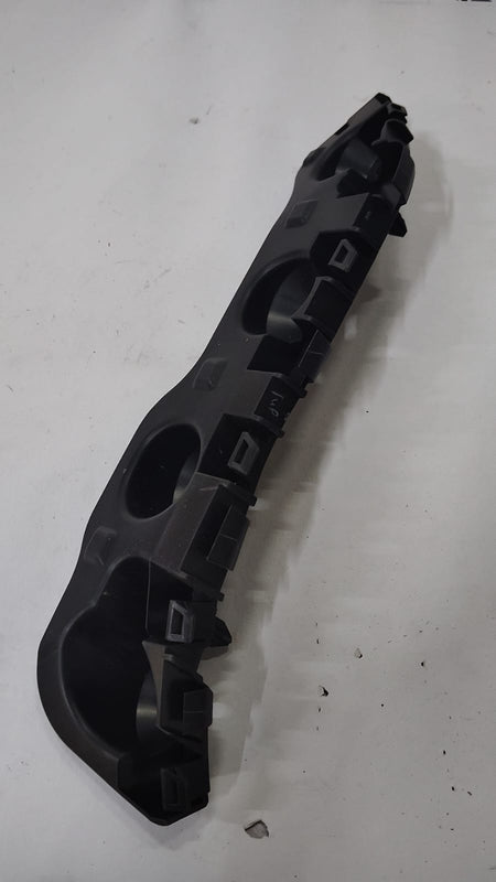 Nissan Terrano front bumper bracket, part number 622227382R, shown attached to the vehicle's front bumper.