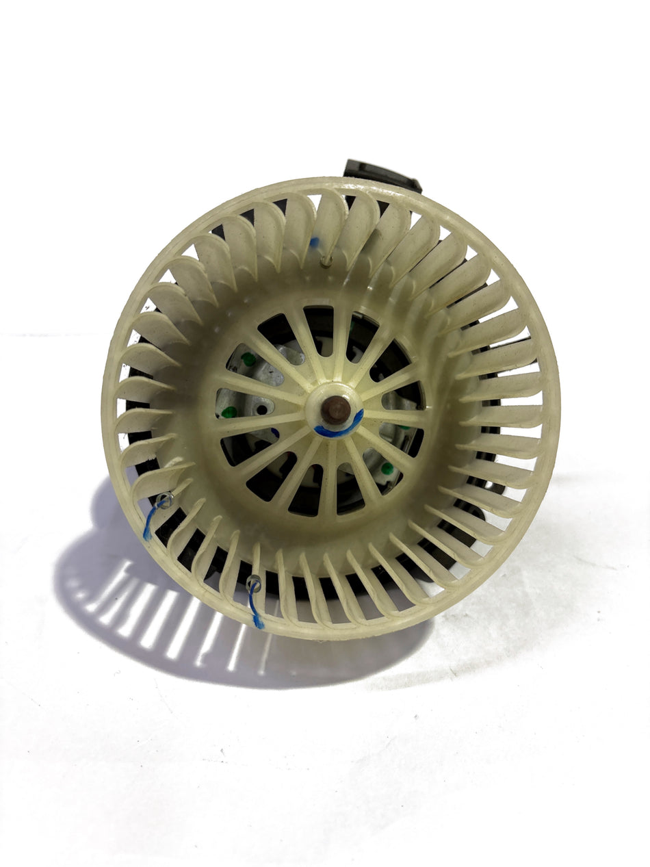 Nissan air conditioning motor fan for Renault vehicles, model #272101366R, shown in a close-up view of the fan assembly.