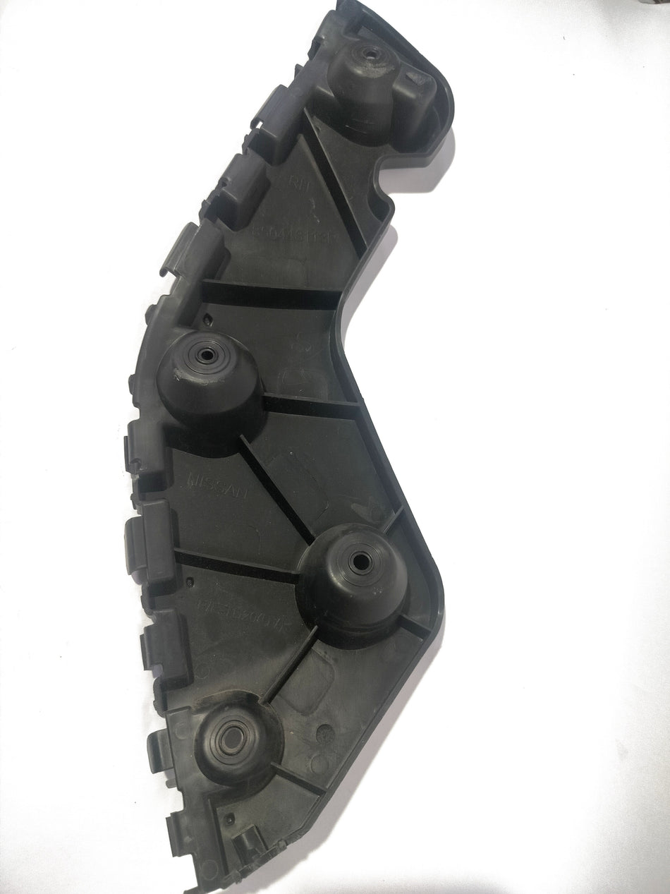 Nissan bracket bumper for Renault Duster and Nissan Terrano, right side (RH), part #850448113R, vehicle repair component.