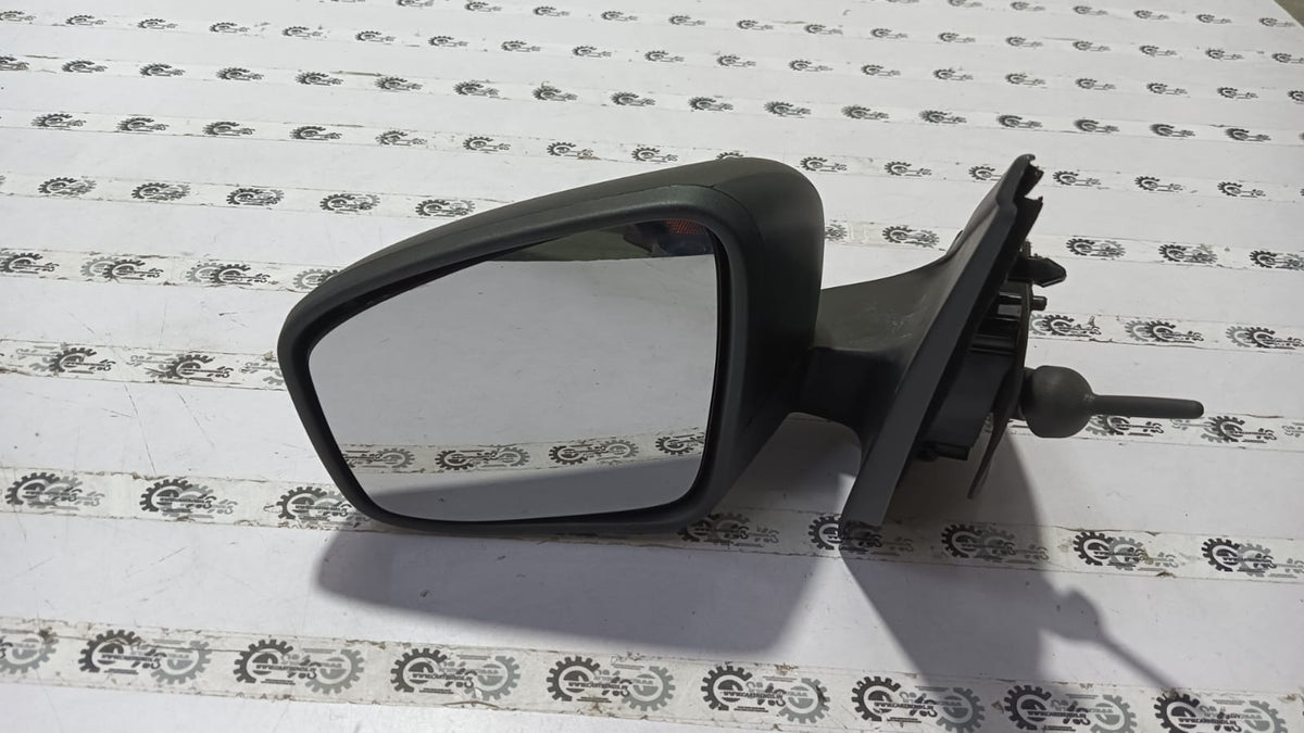 Nissan Renault Kwid LH mirror cable replacement part, showing the cable and connector for vehicle side.
