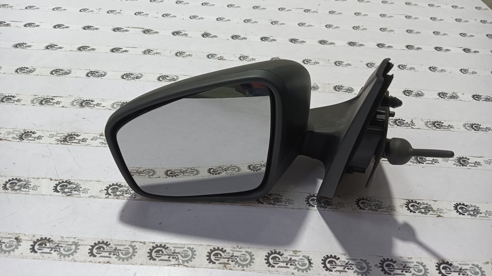 Nissan Renault Kwid LH mirror cable replacement part, showing the cable and connector for vehicle side.