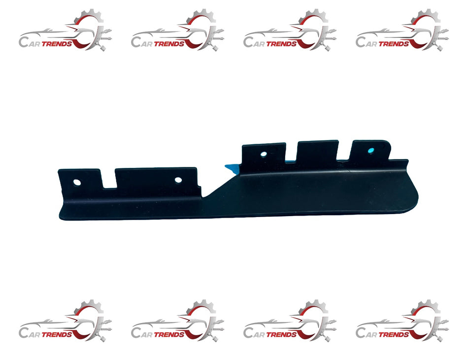 Nissan LH spoiler part 622576545R, designed for Renault vehicles, shown on a vehicle with close-up of the spoiler in natural light.